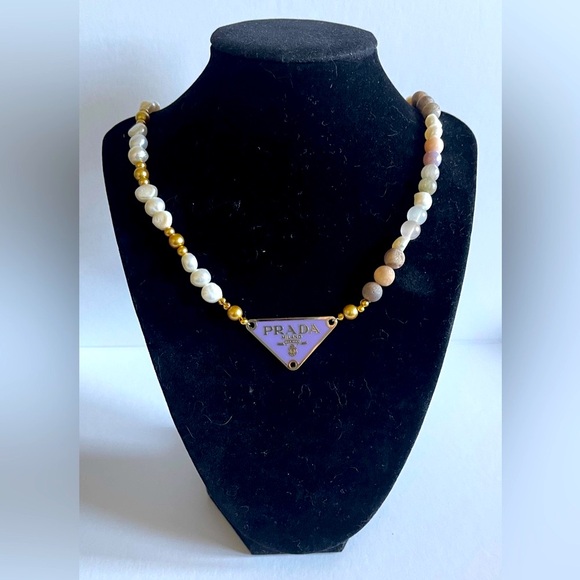 Viral Prada Pearl Beaded Necklace - Picture 6 of 6